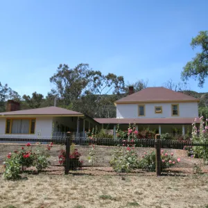 TEAWET, Santa Cruz Island field trip, 2009, ranch house