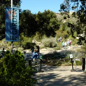 visitors at the Garden Entrance, SBBG Community Free Day, October 16 2011