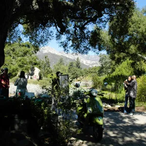 visitors at the Garden Entrance, Community Free Day, October 2011