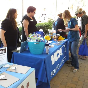 Trails n Tails 2014, VCA Noahs Ark table