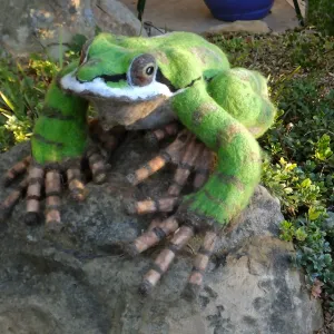 Dormant Dreams Yarn Blast, Fred - the Pacific Chorus Frog