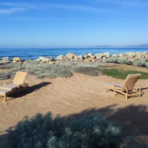 Touring gardens with Isabelle Greene, Sand Point Road, Carpenteria