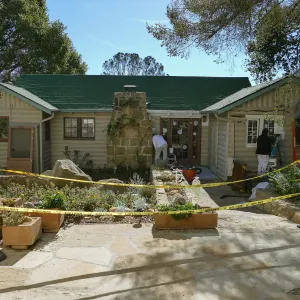 Volunteer Cottage repainting