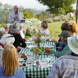 Members Picnic 2017, Steve Windhager addressing attendees
