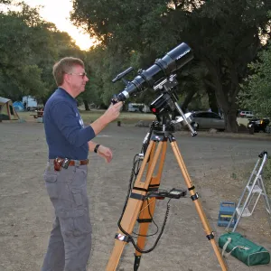 FamCamp 2008, Chuck & telescope