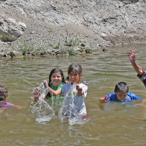 FamCamp 2008, Kids in water