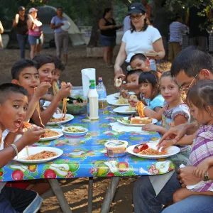 FamCamp 2008, Eating spaghetti