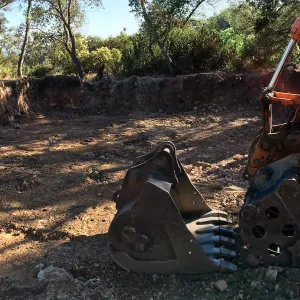 Hansen site, digging Hort Barn foundation