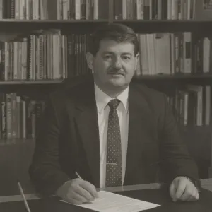 Dr. Edward Schneider