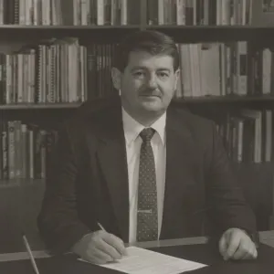 Dr. Edward Schneider
