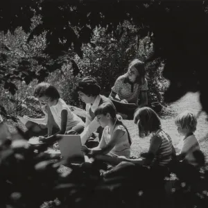 Young artists in a landscape drawing class at SBBG with Jackie Broughton