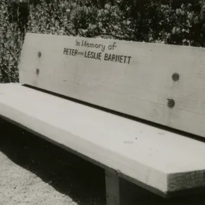 wood bench 'in Memory of Peter and Leslie Barnett'