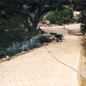 1998 construction of the entrance kiosk and stone pavers