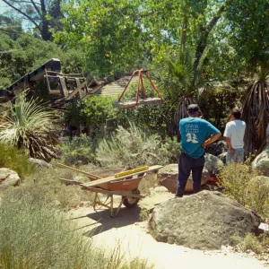 construction and placement of the Pritzlaff Bench in the Desert Section, 2000