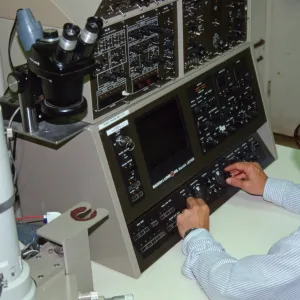 Dieter Wilken, scanning electron microscope panel