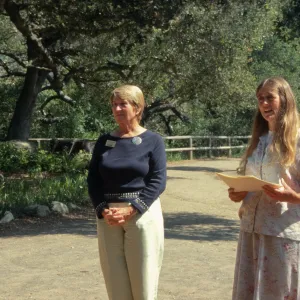 Mary Sheahan, Sally Isaacson