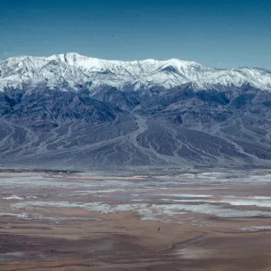 Death Valley and snow-covered Panamints Mountains from Dantes View